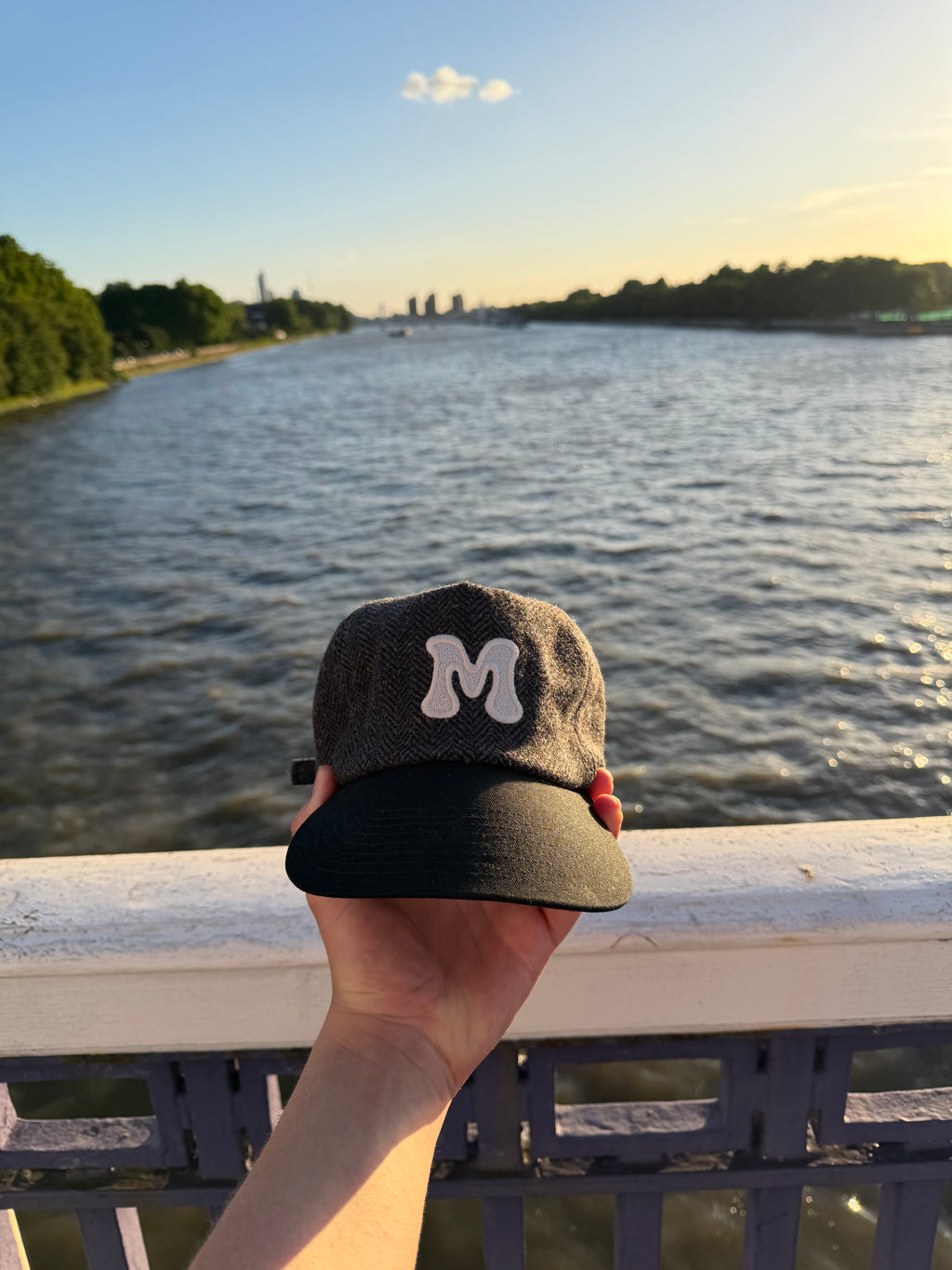 Milieu 'M' Cap